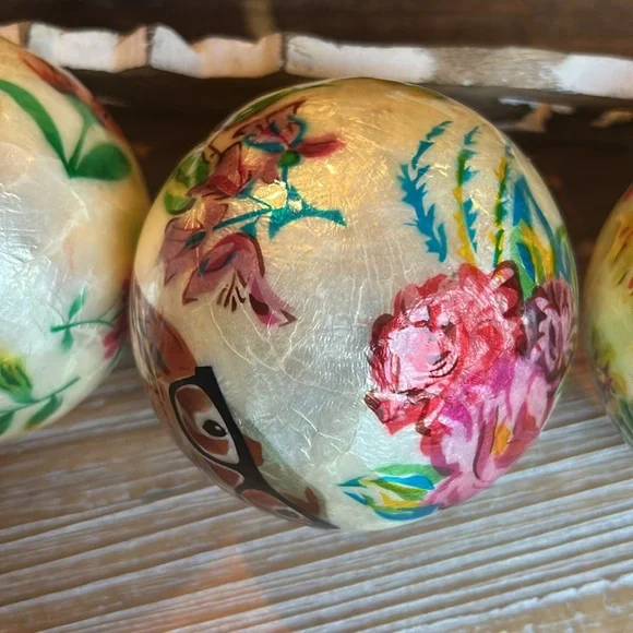 3 Decorative Bunny Flower Balls / Orbs - Picture 9 of 17